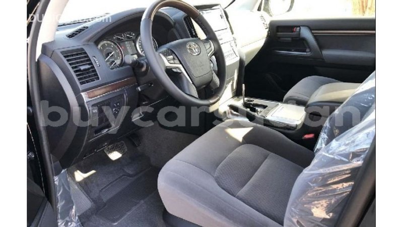 Big with watermark toyota land cruiser al jazirah state import dubai 2268