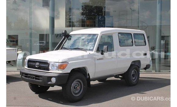Acheter Import Voiture Toyota Land Cruiser Blanc à Import - Dubai, État d'Al Jazirah Acheter Import Voiture Toyota Land Cruiser Blanc à Import - Dubai, État d'Al Jazirah