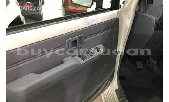 Acheter Import Voiture Toyota Land Cruiser Blanc à Import - Dubai, État d'Al Jazirah Acheter Import Voiture Toyota Land Cruiser Blanc à Import - Dubai, État d'Al Jazirah