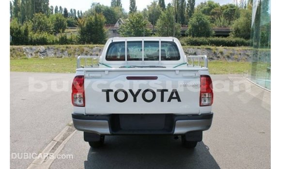 Buy Import Toyota Hilux White Car in Import - Dubai in Al Jazirah State Buy Import Toyota Hilux White Car in Import - Dubai in Al Jazirah State