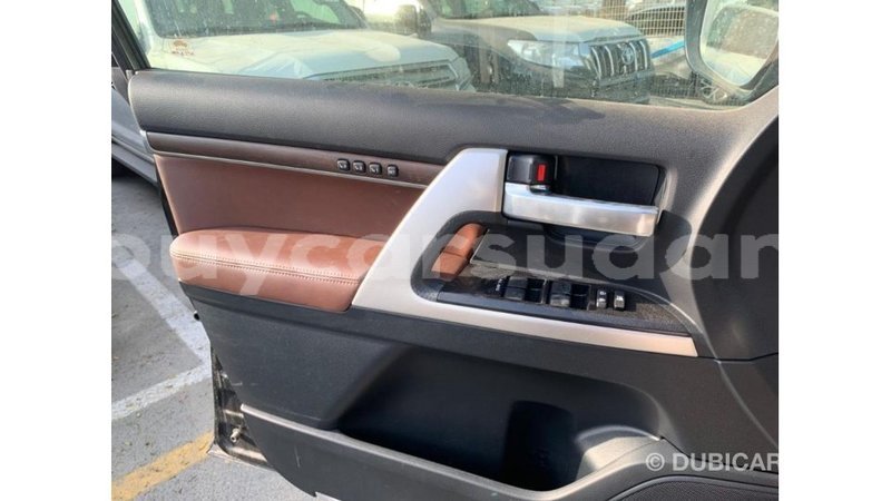 Big with watermark toyota land cruiser al jazirah state import dubai 2283