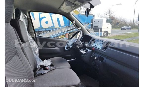 Acheter Import Voiture Toyota Hiace Blanc à Import - Dubai, État d'Al Jazirah Acheter Import Voiture Toyota Hiace Blanc à Import - Dubai, État d'Al Jazirah