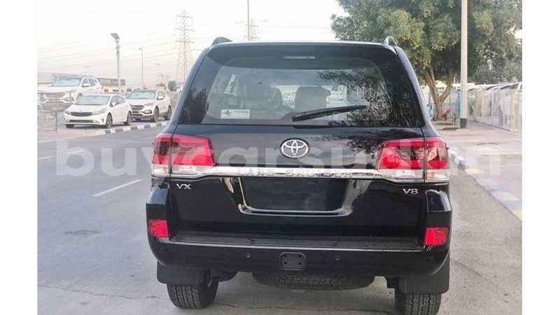 Big with watermark toyota land cruiser al jazirah state import dubai 2285