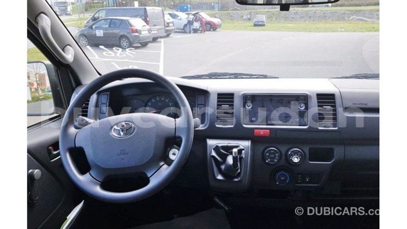 Big with watermark toyota hiace al jazirah state import dubai 2290