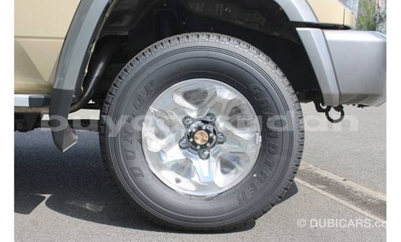 Acheter Import Voiture Toyota Land Cruiser Beige à Import - Dubai, État d'Al Jazirah Acheter Import Voiture Toyota Land Cruiser Beige à Import - Dubai, État d'Al Jazirah