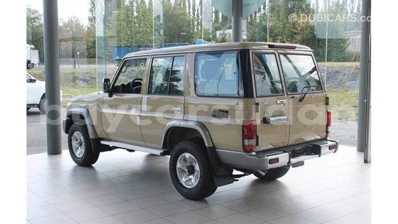 Big with watermark toyota land cruiser al jazirah state import dubai 2299