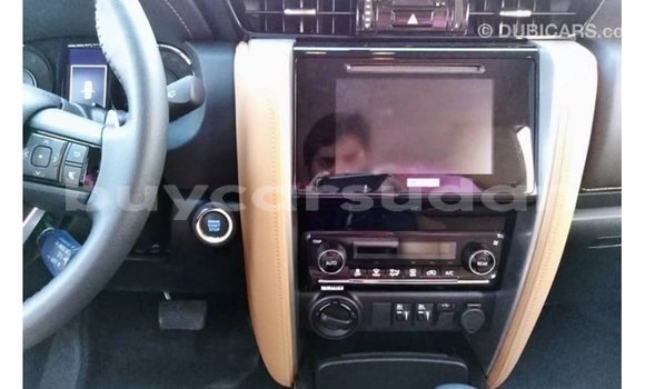 Acheter Import Voiture Toyota Fortuner Blanc à Import - Dubai, État d'Al Jazirah Acheter Import Voiture Toyota Fortuner Blanc à Import - Dubai, État d'Al Jazirah