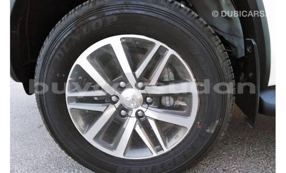 Acheter Import Voiture Toyota Fortuner Blanc à Import - Dubai, État d'Al Jazirah Acheter Import Voiture Toyota Fortuner Blanc à Import - Dubai, État d'Al Jazirah