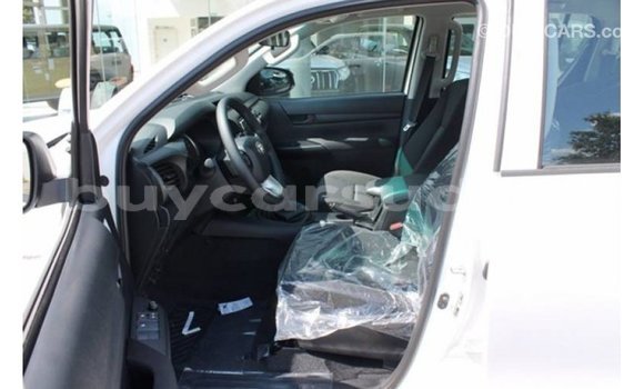 Buy Import Toyota Hilux White Car in Import - Dubai in Al Jazirah State Buy Import Toyota Hilux White Car in Import - Dubai in Al Jazirah State