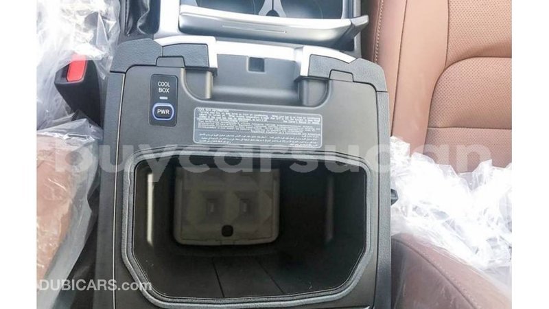 Big with watermark toyota land cruiser al jazirah state import dubai 2305