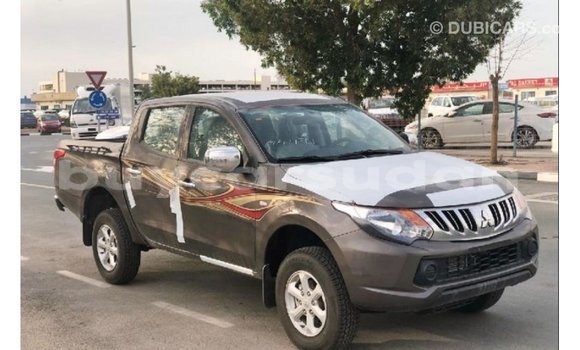 Acheter Import Voiture Mitsubishi L200 Marron à Import - Dubai, État d'Al Jazirah Acheter Import Voiture Mitsubishi L200 Marron à Import - Dubai, État d'Al Jazirah