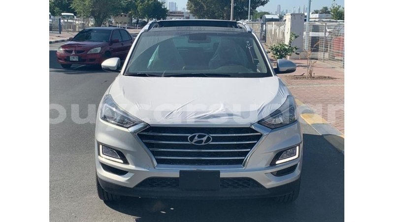 Big with watermark hyundai tucson al jazirah state import dubai 2317