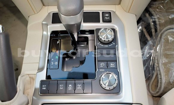 Buy Import Toyota Land Cruiser White Car in Import - Dubai in Al Jazirah State Buy Import Toyota Land Cruiser White Car in Import - Dubai in Al Jazirah State