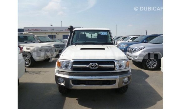 Buy Import Toyota Land Cruiser White Car in Import - Dubai in Al Jazirah State Buy Import Toyota Land Cruiser White Car in Import - Dubai in Al Jazirah State