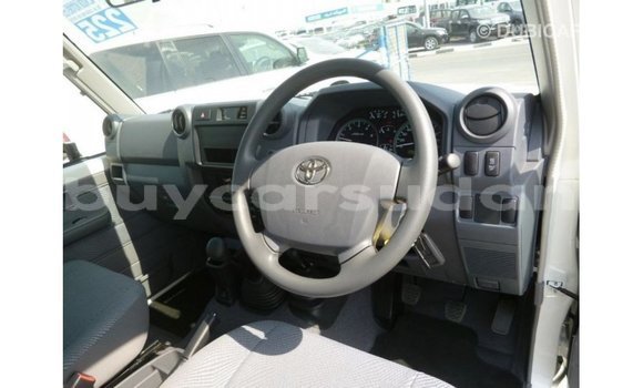 Buy Import Toyota Land Cruiser White Car in Import - Dubai in Al Jazirah State Buy Import Toyota Land Cruiser White Car in Import - Dubai in Al Jazirah State