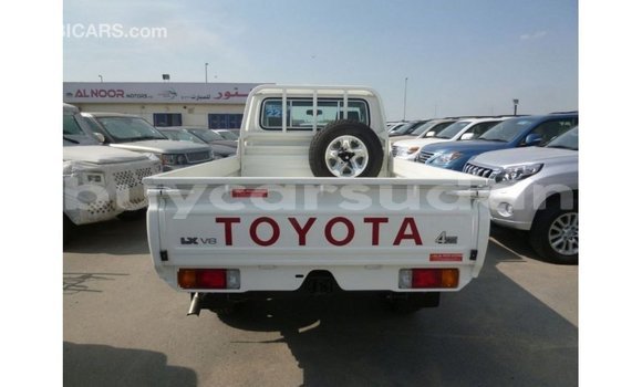 Buy Import Toyota Land Cruiser White Car in Import - Dubai in Al Jazirah State Buy Import Toyota Land Cruiser White Car in Import - Dubai in Al Jazirah State