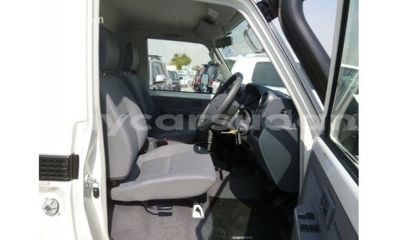 Buy Import Toyota Land Cruiser White Car in Import - Dubai in Al Jazirah State Buy Import Toyota Land Cruiser White Car in Import - Dubai in Al Jazirah State
