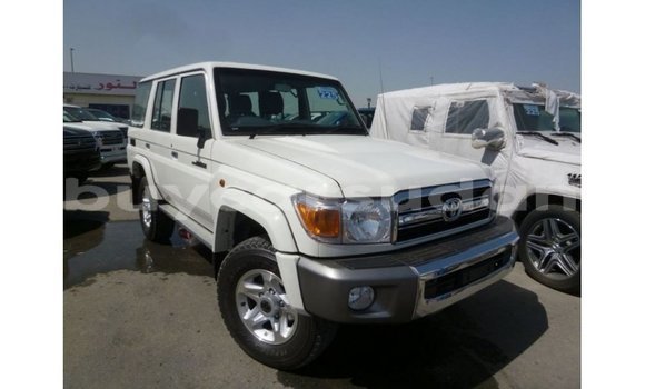 Buy Import Toyota Land Cruiser White Car in Import - Dubai in Al Jazirah State Buy Import Toyota Land Cruiser White Car in Import - Dubai in Al Jazirah State