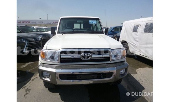 Buy Import Toyota Land Cruiser White Car in Import - Dubai in Al Jazirah State Buy Import Toyota Land Cruiser White Car in Import - Dubai in Al Jazirah State