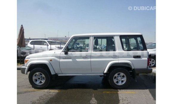 Buy Import Toyota Land Cruiser White Car in Import - Dubai in Al Jazirah State Buy Import Toyota Land Cruiser White Car in Import - Dubai in Al Jazirah State