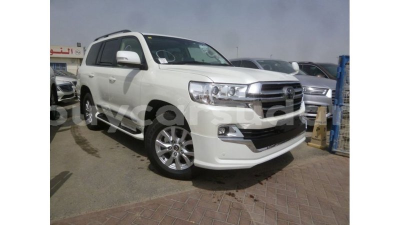 Big with watermark toyota land cruiser al jazirah state import dubai 2347