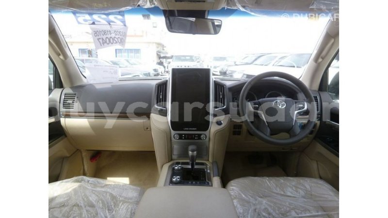 Big with watermark toyota land cruiser al jazirah state import dubai 2347