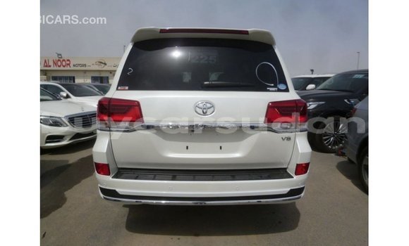 Buy Import Toyota Land Cruiser White Car in Import - Dubai in Al Jazirah State Buy Import Toyota Land Cruiser White Car in Import - Dubai in Al Jazirah State