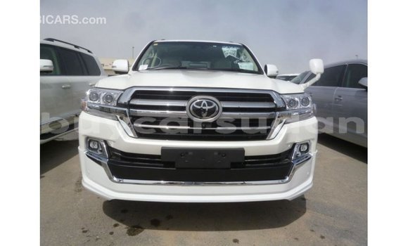 Buy Import Toyota Land Cruiser White Car in Import - Dubai in Al Jazirah State Buy Import Toyota Land Cruiser White Car in Import - Dubai in Al Jazirah State
