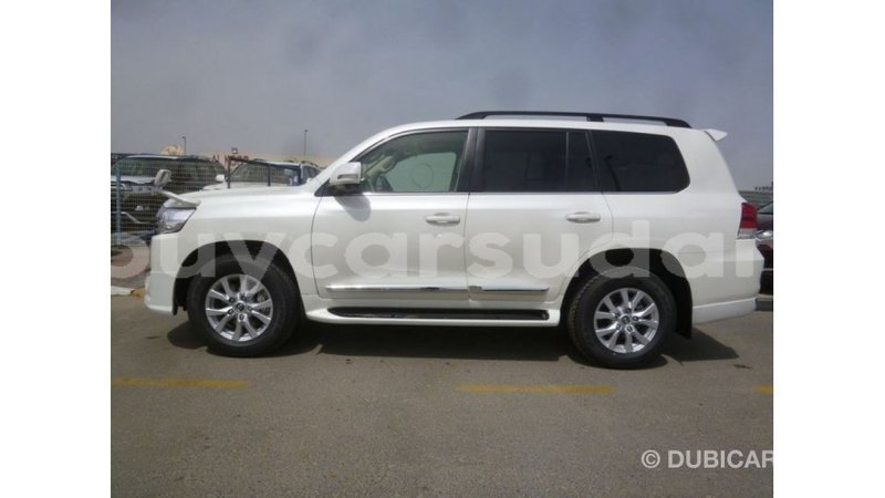 Big with watermark toyota land cruiser al jazirah state import dubai 2347