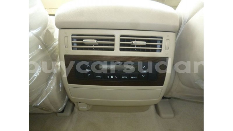 Big with watermark toyota land cruiser al jazirah state import dubai 2347