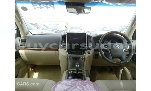 Buy Import Toyota Land Cruiser White Car in Import - Dubai in Al Jazirah State Buy Import Toyota Land Cruiser White Car in Import - Dubai in Al Jazirah State
