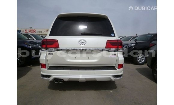 Buy Import Toyota Land Cruiser White Car in Import - Dubai in Al Jazirah State Buy Import Toyota Land Cruiser White Car in Import - Dubai in Al Jazirah State