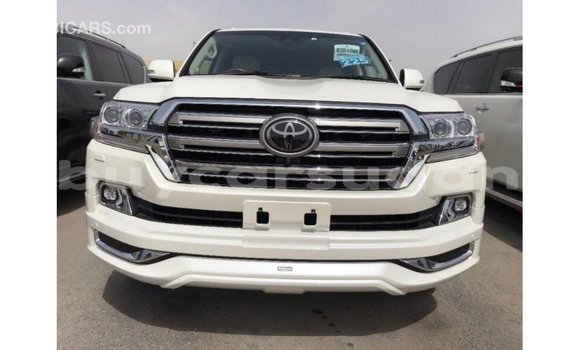 Buy Import Toyota Land Cruiser White Car in Import - Dubai in Al Jazirah State Buy Import Toyota Land Cruiser White Car in Import - Dubai in Al Jazirah State