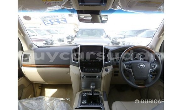 Buy Import Toyota Land Cruiser White Car in Import - Dubai in Al Jazirah State Buy Import Toyota Land Cruiser White Car in Import - Dubai in Al Jazirah State