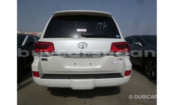 Buy Import Toyota Land Cruiser White Car in Import - Dubai in Al Jazirah State Buy Import Toyota Land Cruiser White Car in Import - Dubai in Al Jazirah State