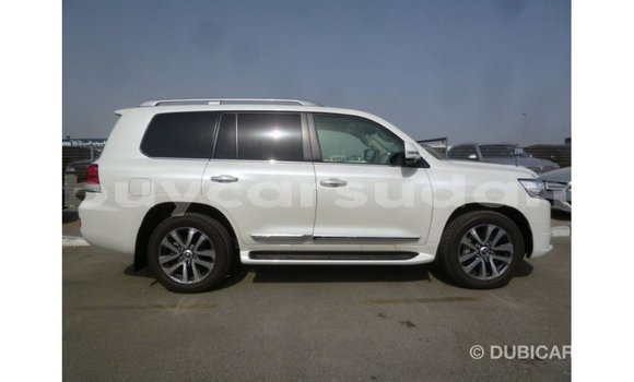 Buy Import Toyota Land Cruiser White Car in Import - Dubai in Al Jazirah State Buy Import Toyota Land Cruiser White Car in Import - Dubai in Al Jazirah State