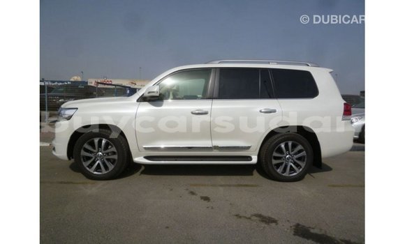 Buy Import Toyota Land Cruiser White Car in Import - Dubai in Al Jazirah State Buy Import Toyota Land Cruiser White Car in Import - Dubai in Al Jazirah State