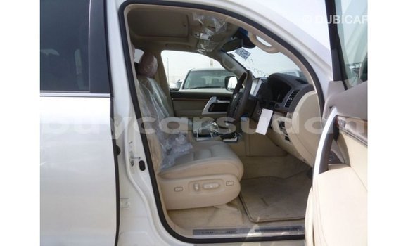 Buy Import Toyota Land Cruiser White Car in Import - Dubai in Al Jazirah State Buy Import Toyota Land Cruiser White Car in Import - Dubai in Al Jazirah State