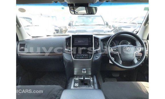 Buy Import Toyota Land Cruiser White Car in Import - Dubai in Al Jazirah State Buy Import Toyota Land Cruiser White Car in Import - Dubai in Al Jazirah State