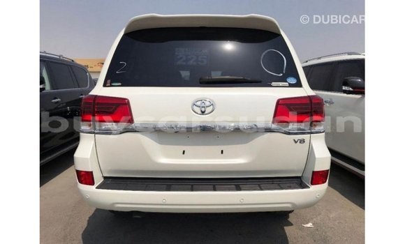 Buy Import Toyota Land Cruiser White Car in Import - Dubai in Al Jazirah State Buy Import Toyota Land Cruiser White Car in Import - Dubai in Al Jazirah State