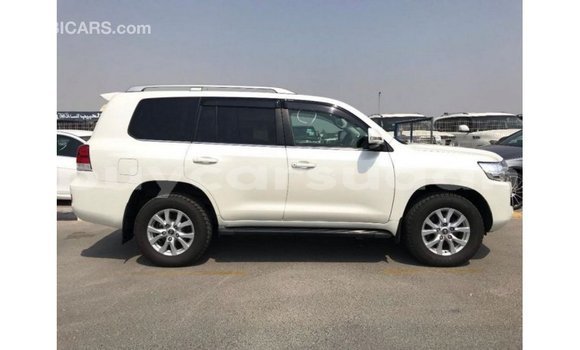 Buy Import Toyota Land Cruiser White Car in Import - Dubai in Al Jazirah State Buy Import Toyota Land Cruiser White Car in Import - Dubai in Al Jazirah State