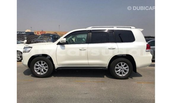 Buy Import Toyota Land Cruiser White Car in Import - Dubai in Al Jazirah State Buy Import Toyota Land Cruiser White Car in Import - Dubai in Al Jazirah State