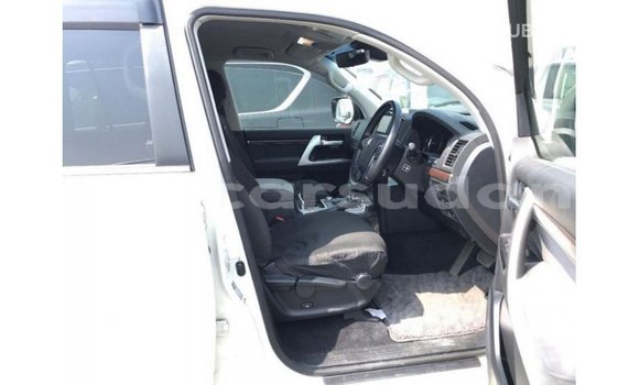 Buy Import Toyota Land Cruiser White Car in Import - Dubai in Al Jazirah State Buy Import Toyota Land Cruiser White Car in Import - Dubai in Al Jazirah State