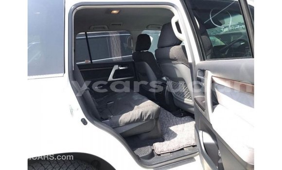 Buy Import Toyota Land Cruiser White Car in Import - Dubai in Al Jazirah State Buy Import Toyota Land Cruiser White Car in Import - Dubai in Al Jazirah State