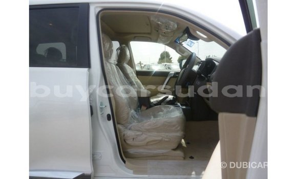 Buy Import Toyota Prado White Car in Import - Dubai in Al Jazirah State Buy Import Toyota Prado White Car in Import - Dubai in Al Jazirah State