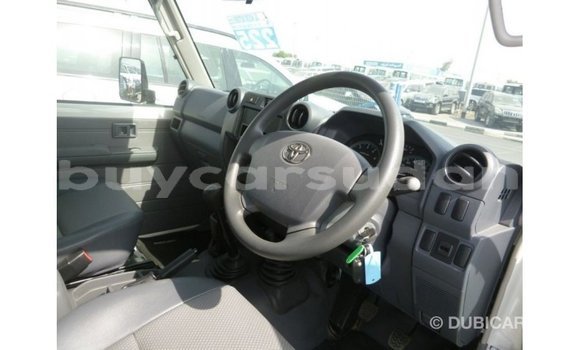 Buy Import Toyota Land Cruiser White Car in Import - Dubai in Al Jazirah State Buy Import Toyota Land Cruiser White Car in Import - Dubai in Al Jazirah State