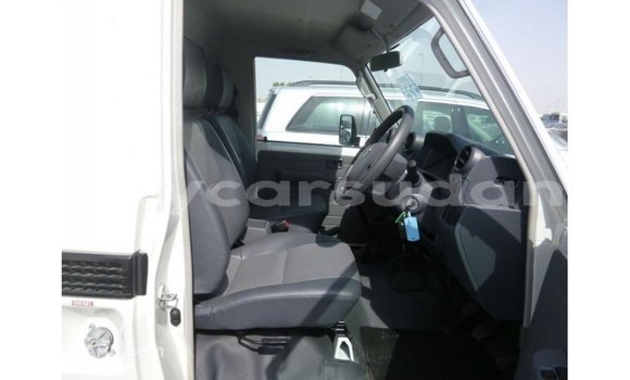 Buy Import Toyota Land Cruiser White Car in Import - Dubai in Al Jazirah State Buy Import Toyota Land Cruiser White Car in Import - Dubai in Al Jazirah State