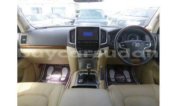 Buy Import Toyota Land Cruiser White Car in Import - Dubai in Al Jazirah State Buy Import Toyota Land Cruiser White Car in Import - Dubai in Al Jazirah State