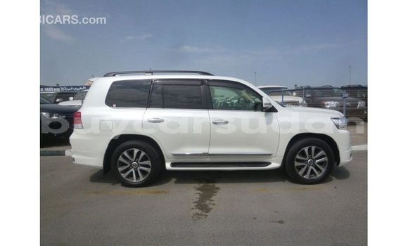 Buy Import Toyota Land Cruiser White Car in Import - Dubai in Al Jazirah State Buy Import Toyota Land Cruiser White Car in Import - Dubai in Al Jazirah State