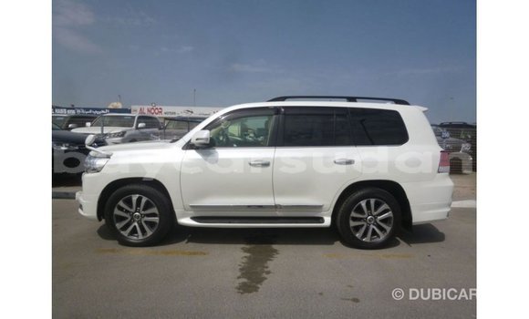 Buy Import Toyota Land Cruiser White Car in Import - Dubai in Al Jazirah State Buy Import Toyota Land Cruiser White Car in Import - Dubai in Al Jazirah State